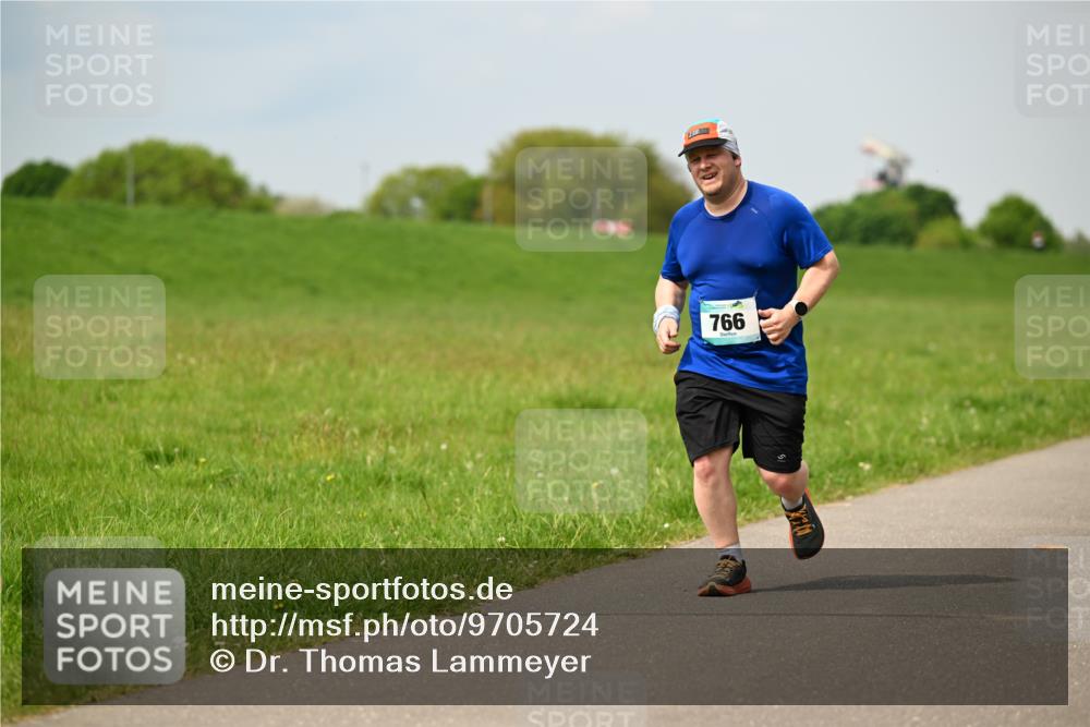 10.05.2026 - 8. Wedeler Halbmarathon Dr. Thomas Lammeyer http://msf.ph/oto/9705724 10.05.2026 11:55:26 Laufen 766 meine-sportfotos.de