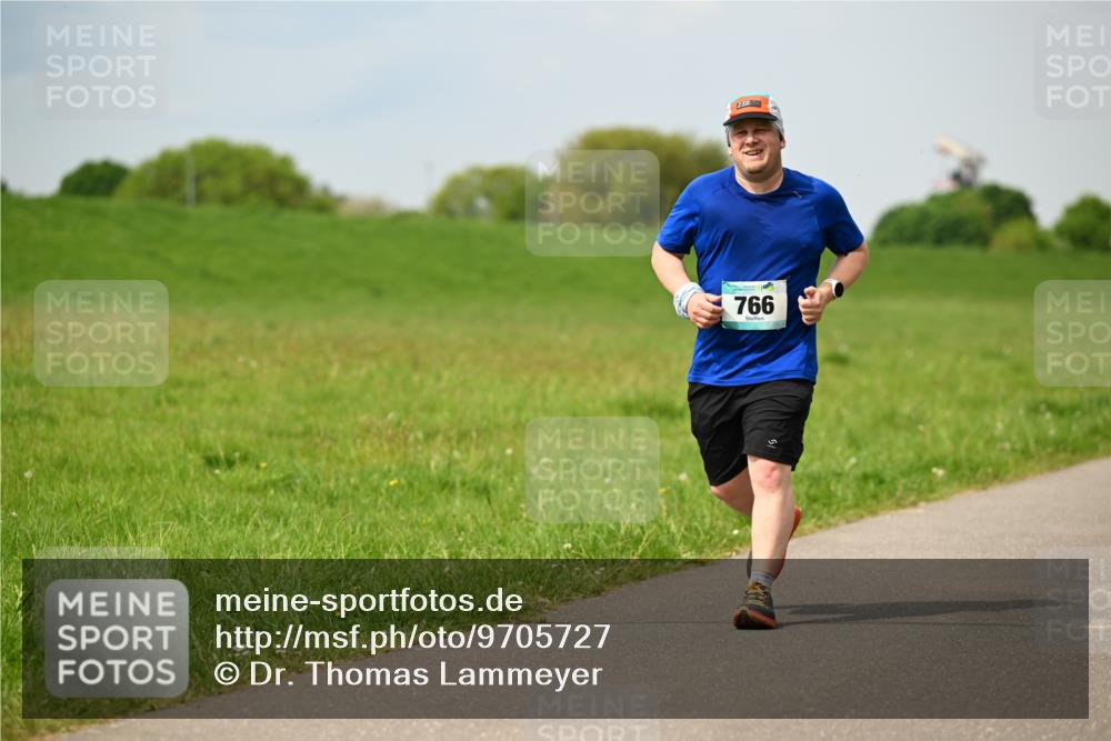 10.05.2026 - 8. Wedeler Halbmarathon Dr. Thomas Lammeyer http://msf.ph/oto/9705727 10.05.2026 11:55:26 Laufen 766 meine-sportfotos.de