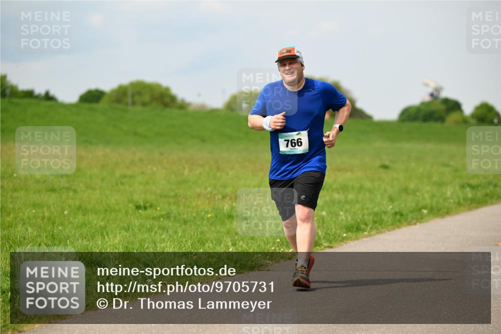 10.05.2026 - 8. Wedeler Halbmarathon Dr. Thomas Lammeyer http://msf.ph/oto/9705731 10.05.2026 11:55:27 Laufen 106, 766 meine-sportfotos.de
