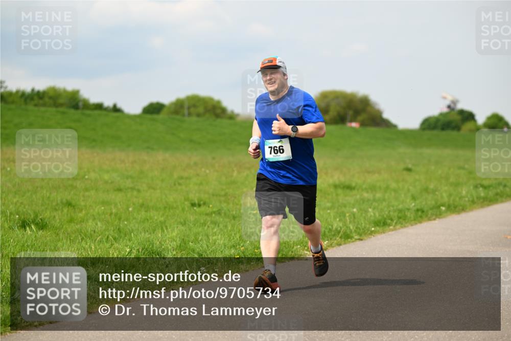 10.05.2026 - 8. Wedeler Halbmarathon Dr. Thomas Lammeyer http://msf.ph/oto/9705734 10.05.2026 11:55:27 Laufen 766 meine-sportfotos.de