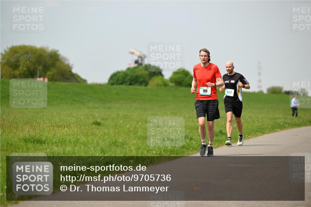 10.05.2026 - 8. Wedeler Halbmarathon Dr. Thomas Lammeyer http://msf.ph/oto/9705736 10.05.2026 11:55:40 Laufen 517 meine-sportfotos.de