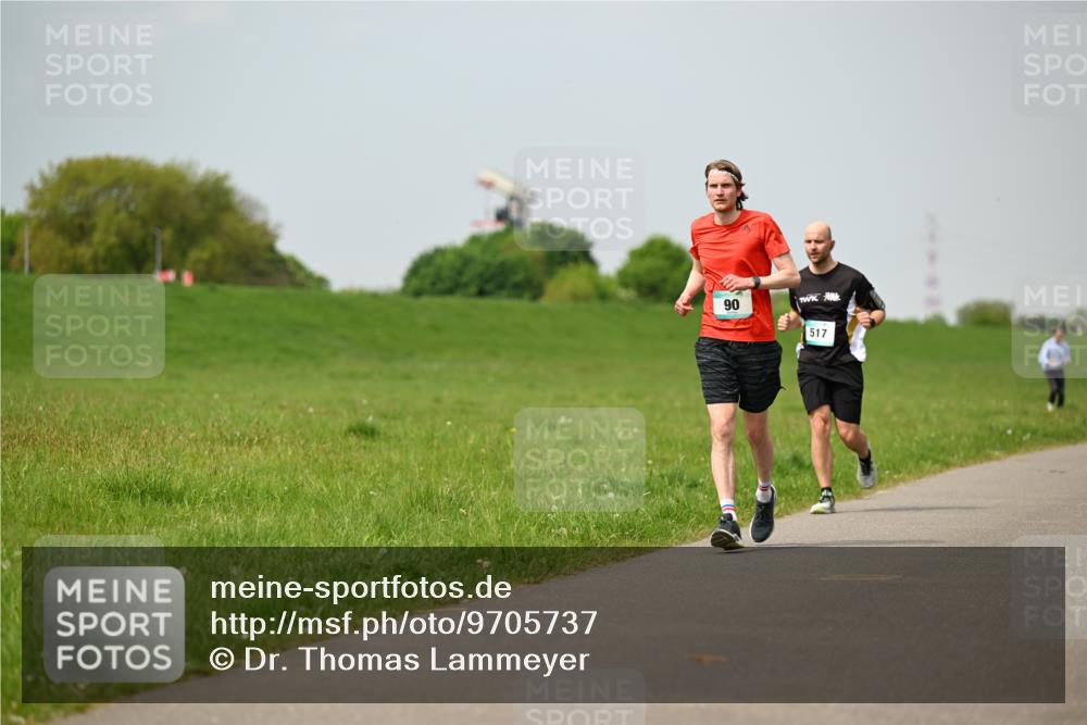 10.05.2026 - 8. Wedeler Halbmarathon Dr. Thomas Lammeyer http://msf.ph/oto/9705737 10.05.2026 11:55:40 Laufen 517 meine-sportfotos.de