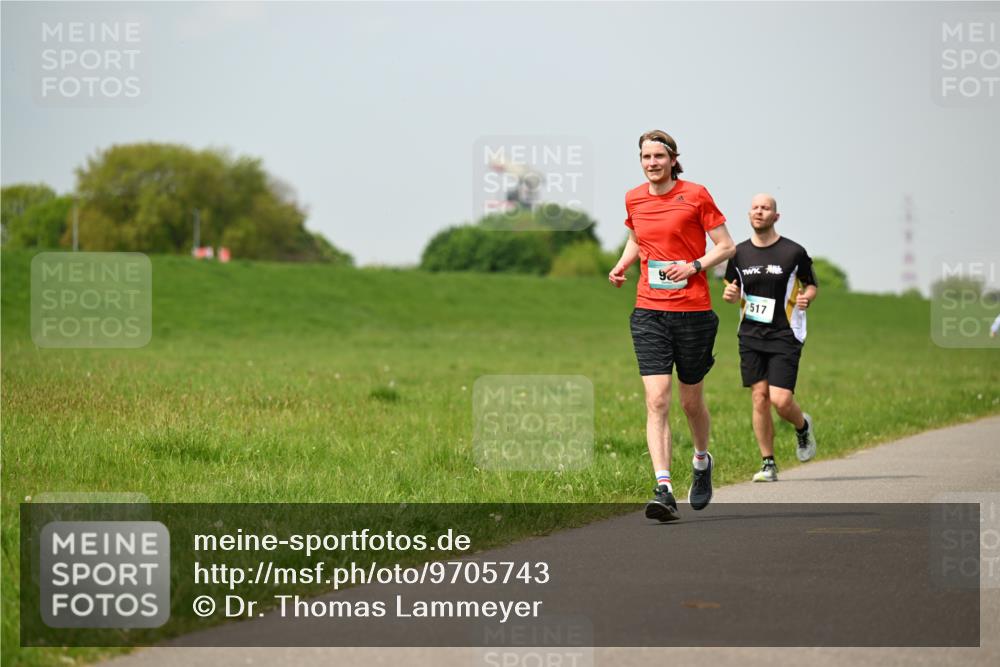 10.05.2026 - 8. Wedeler Halbmarathon Dr. Thomas Lammeyer http://msf.ph/oto/9705743 10.05.2026 11:55:41 Laufen 517 meine-sportfotos.de