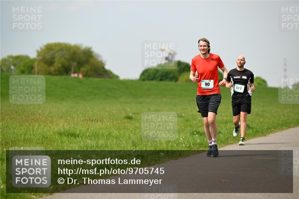 10.05.2026 - 8. Wedeler Halbmarathon Dr. Thomas Lammeyer http://msf.ph/oto/9705745 10.05.2026 11:55:41 Laufen 517 meine-sportfotos.de