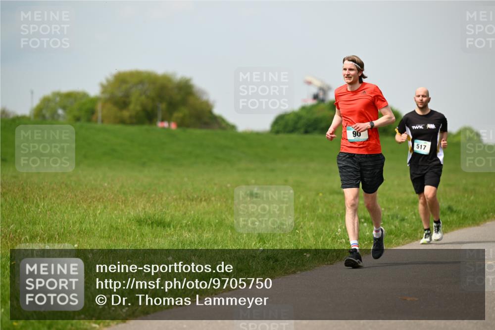 10.05.2026 - 8. Wedeler Halbmarathon Dr. Thomas Lammeyer http://msf.ph/oto/9705750 10.05.2026 11:55:42 Laufen 517 meine-sportfotos.de