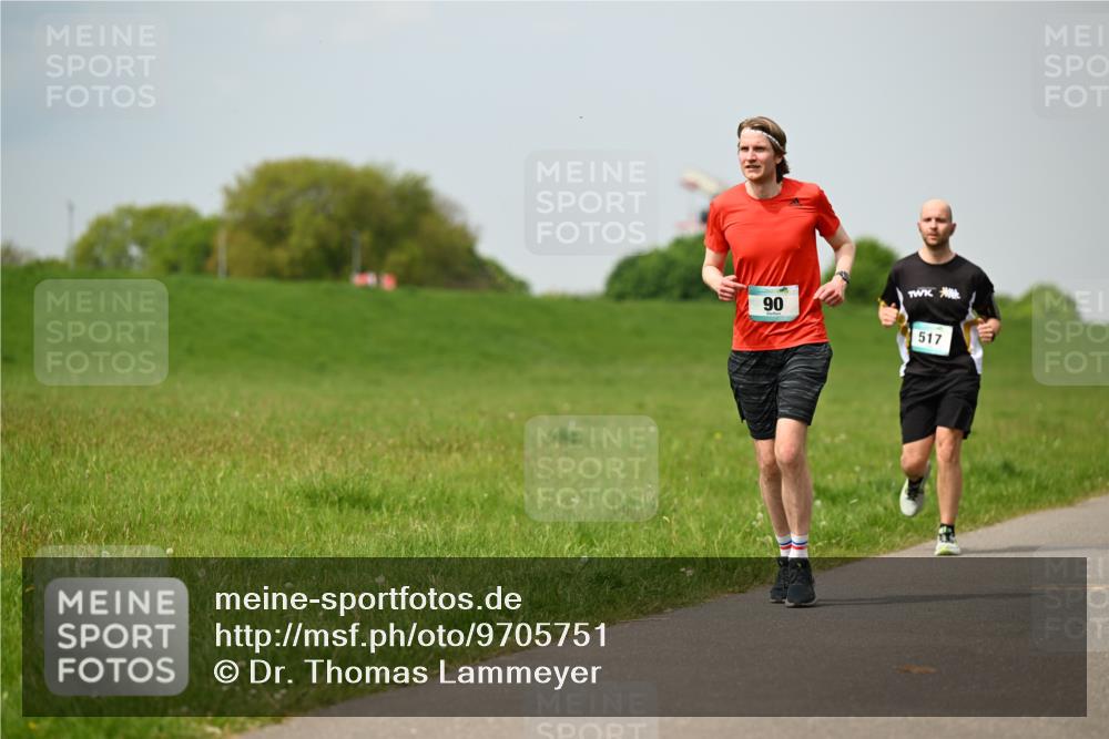 10.05.2026 - 8. Wedeler Halbmarathon Dr. Thomas Lammeyer http://msf.ph/oto/9705751 10.05.2026 11:55:42 Laufen 517 meine-sportfotos.de