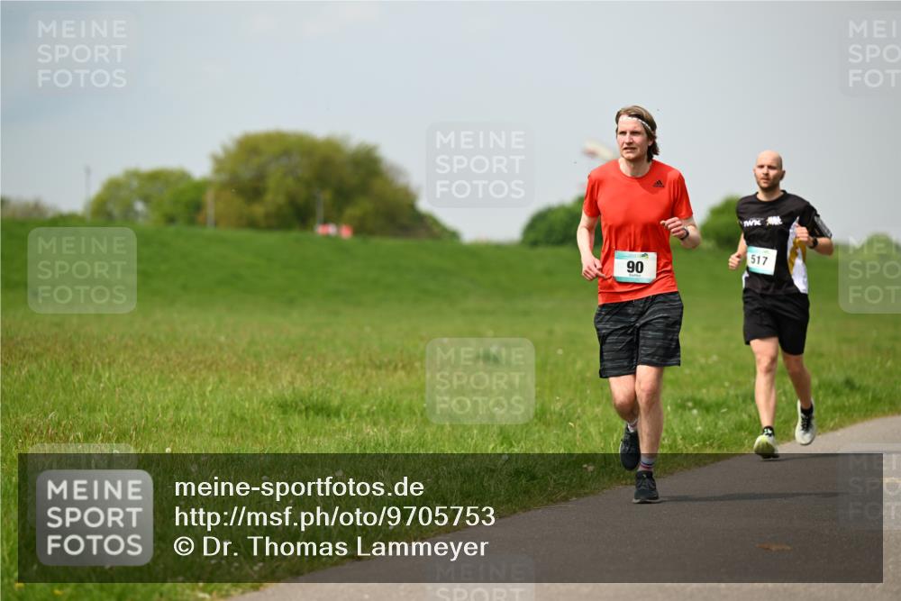 10.05.2026 - 8. Wedeler Halbmarathon Dr. Thomas Lammeyer http://msf.ph/oto/9705753 10.05.2026 11:55:42 Laufen 517 meine-sportfotos.de