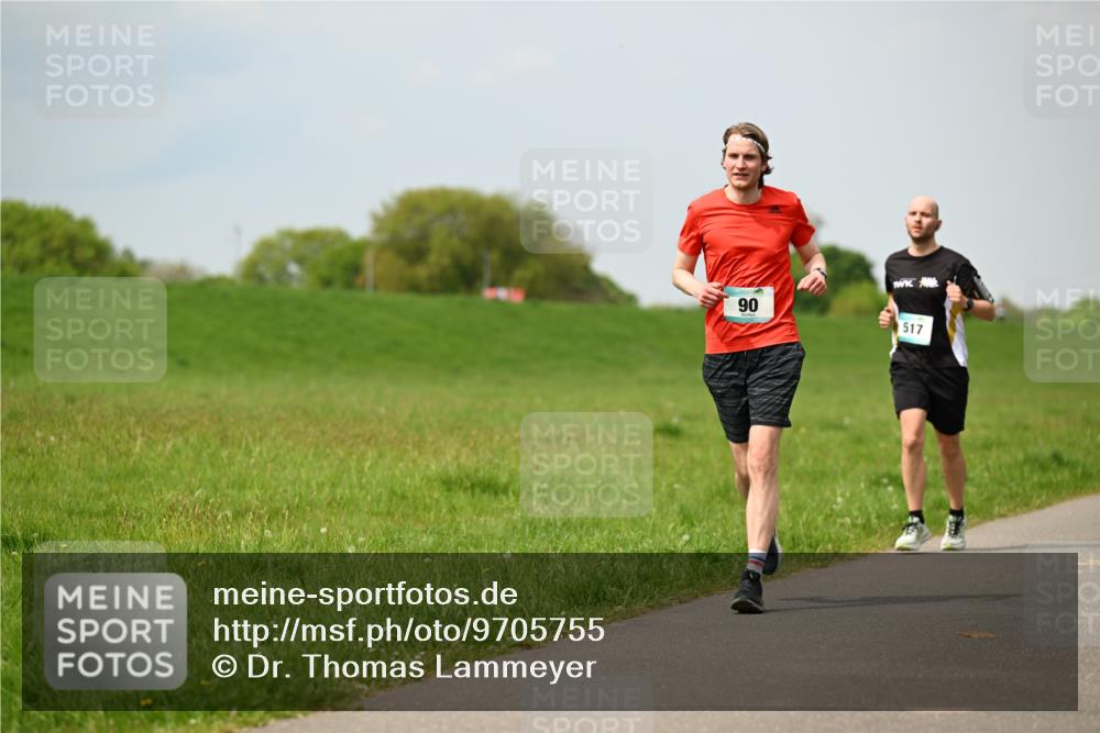 10.05.2026 - 8. Wedeler Halbmarathon Dr. Thomas Lammeyer http://msf.ph/oto/9705755 10.05.2026 11:55:43 Laufen 517 meine-sportfotos.de