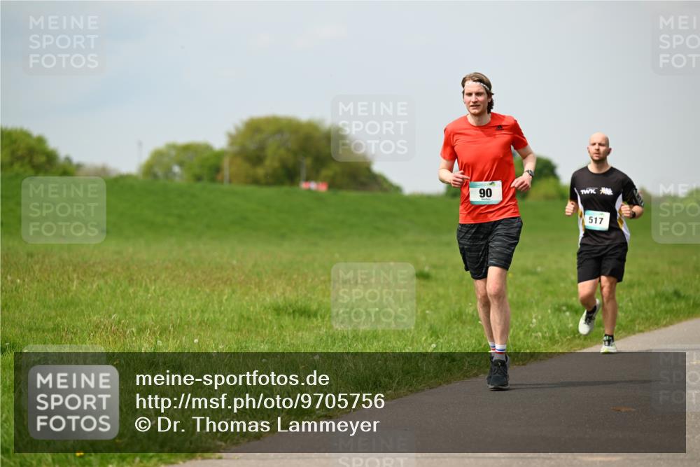 10.05.2026 - 8. Wedeler Halbmarathon Dr. Thomas Lammeyer http://msf.ph/oto/9705756 10.05.2026 11:55:43 Laufen 517 meine-sportfotos.de