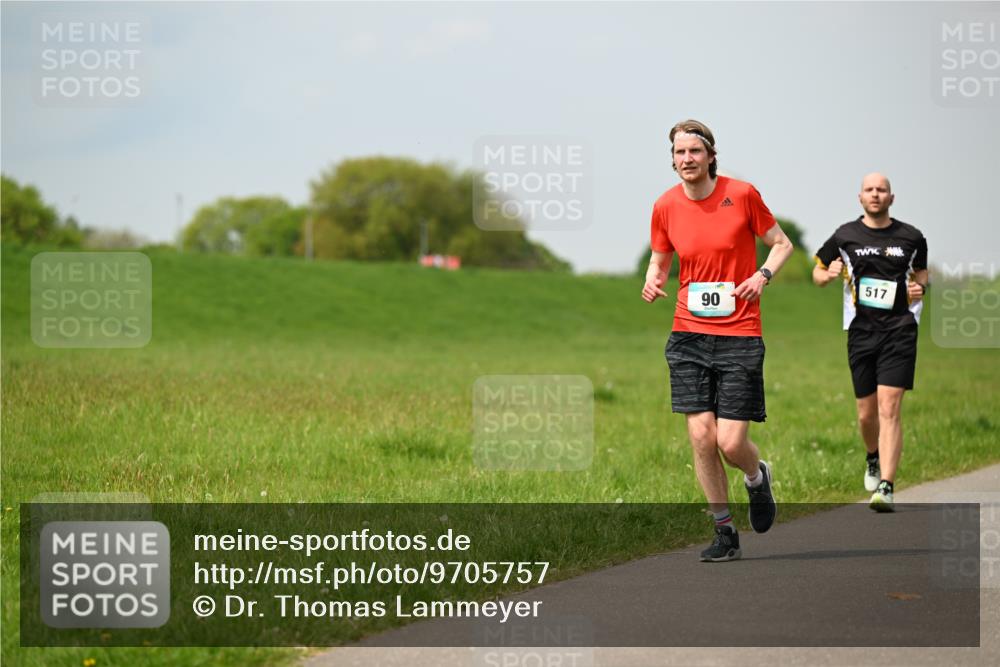 10.05.2026 - 8. Wedeler Halbmarathon Dr. Thomas Lammeyer http://msf.ph/oto/9705757 10.05.2026 11:55:42 Laufen 517 meine-sportfotos.de