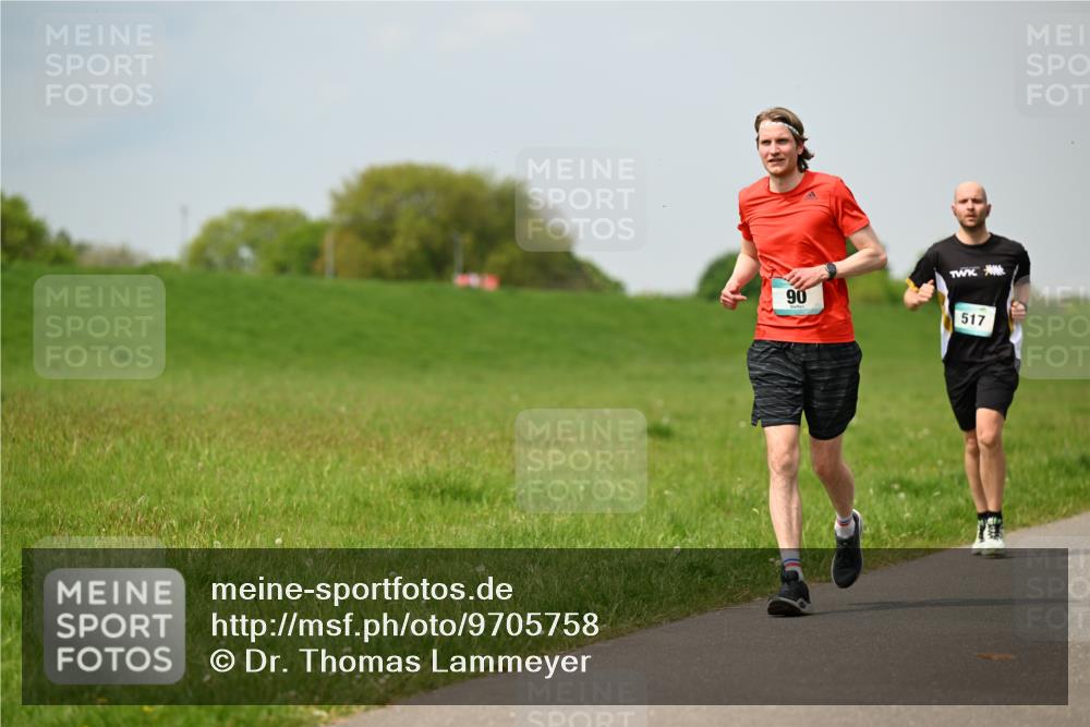 10.05.2026 - 8. Wedeler Halbmarathon Dr. Thomas Lammeyer http://msf.ph/oto/9705758 10.05.2026 11:55:42 Laufen 517 meine-sportfotos.de