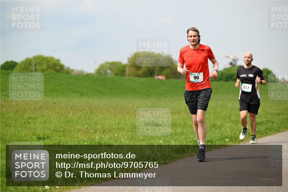 10.05.2026 - 8. Wedeler Halbmarathon Dr. Thomas Lammeyer http://msf.ph/oto/9705765 10.05.2026 11:55:43 Laufen 517 meine-sportfotos.de