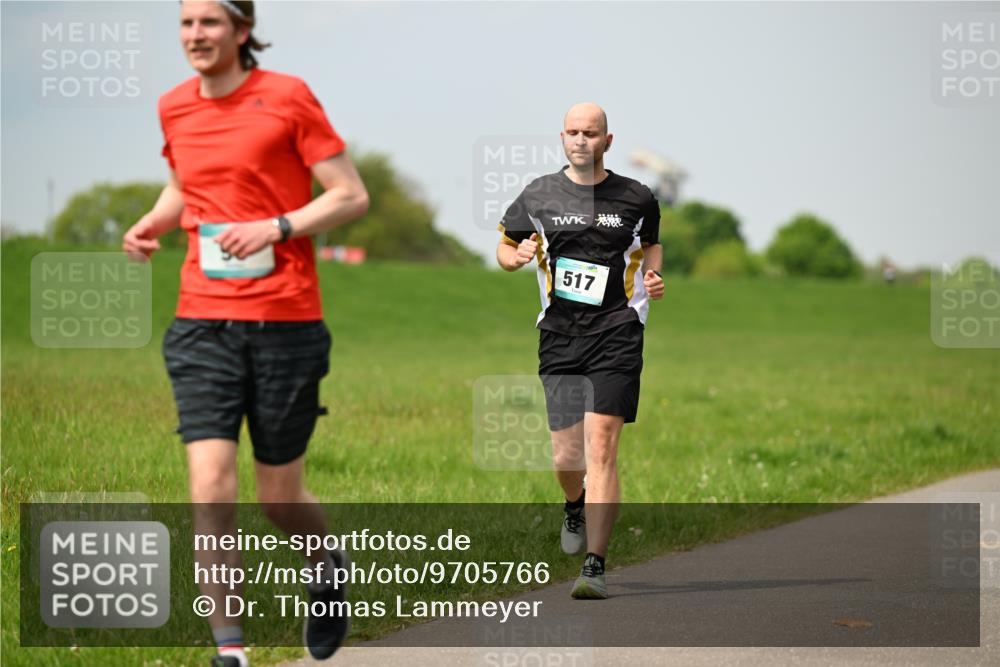 10.05.2026 - 8. Wedeler Halbmarathon Dr. Thomas Lammeyer http://msf.ph/oto/9705766 10.05.2026 11:55:45 Laufen 517 meine-sportfotos.de