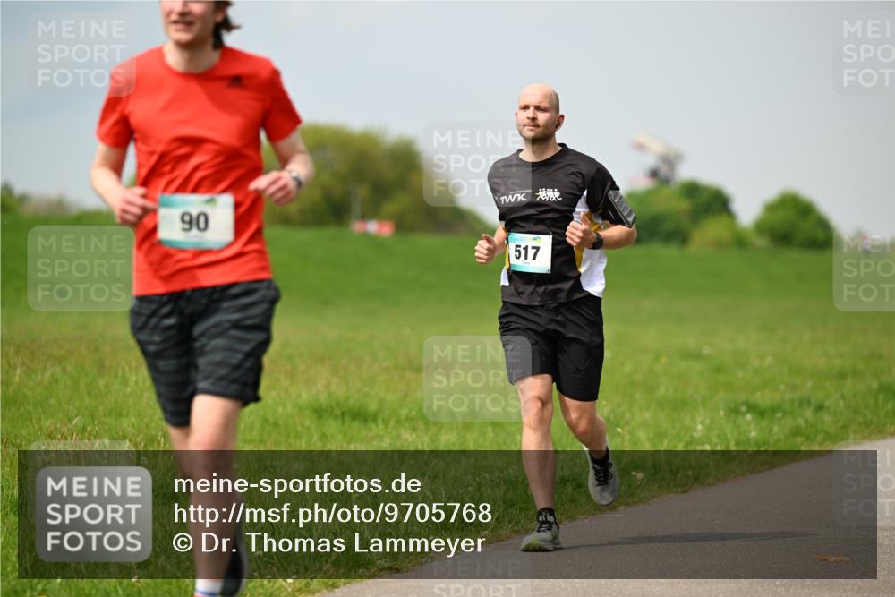10.05.2026 - 8. Wedeler Halbmarathon Dr. Thomas Lammeyer http://msf.ph/oto/9705768 10.05.2026 11:55:45 Laufen 517 meine-sportfotos.de