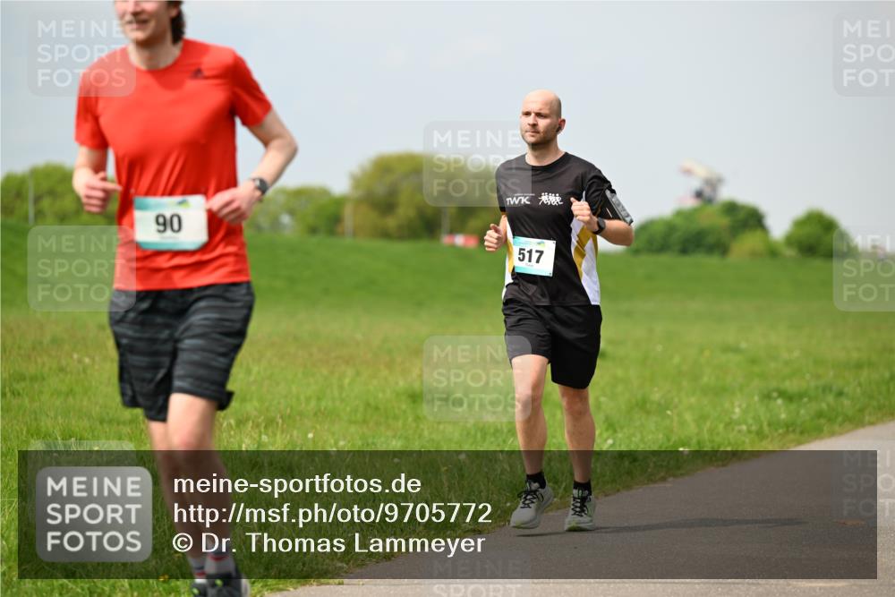 10.05.2026 - 8. Wedeler Halbmarathon Dr. Thomas Lammeyer http://msf.ph/oto/9705772 10.05.2026 11:55:46 Laufen 517 meine-sportfotos.de