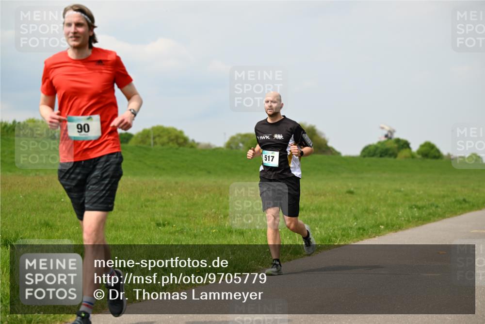 10.05.2026 - 8. Wedeler Halbmarathon Dr. Thomas Lammeyer http://msf.ph/oto/9705779 10.05.2026 11:55:47 Laufen 517 meine-sportfotos.de