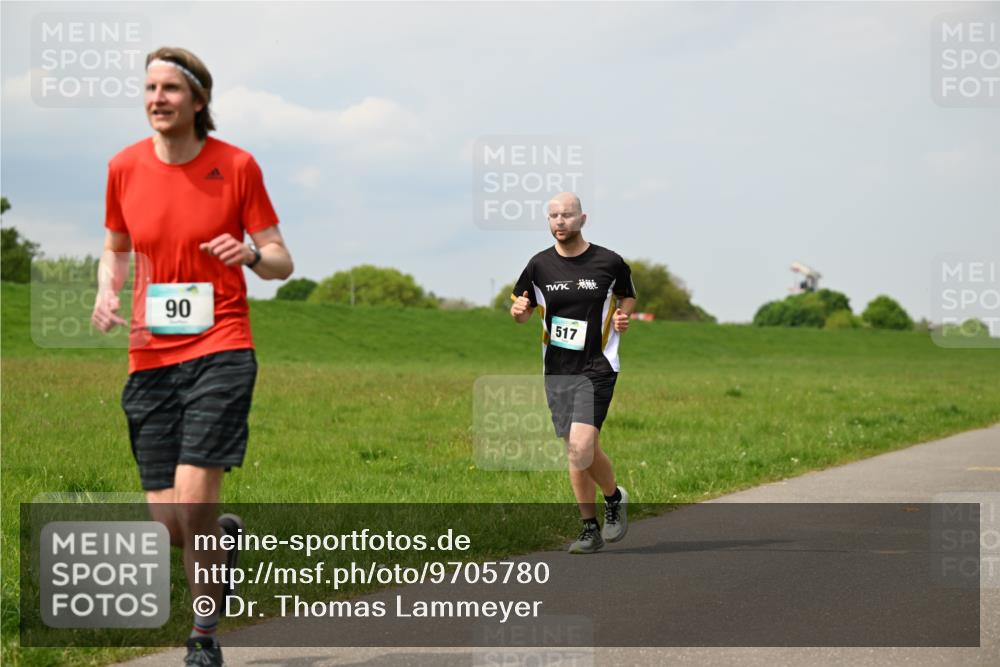 10.05.2026 - 8. Wedeler Halbmarathon Dr. Thomas Lammeyer http://msf.ph/oto/9705780 10.05.2026 11:55:47 Laufen 517 meine-sportfotos.de