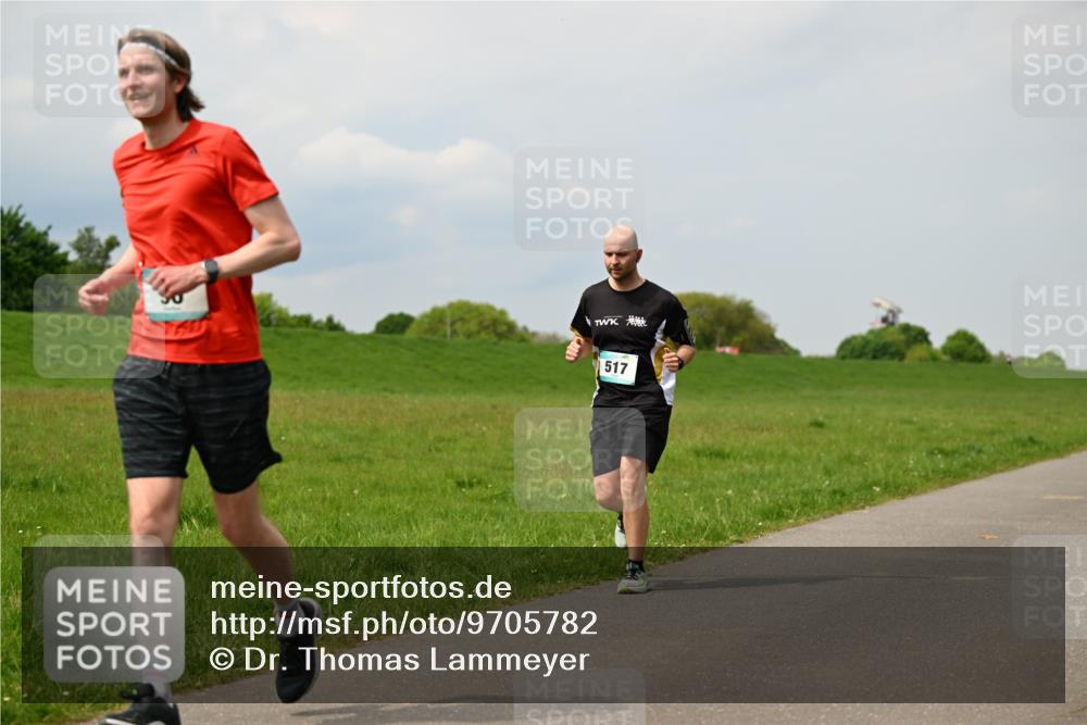 10.05.2026 - 8. Wedeler Halbmarathon Dr. Thomas Lammeyer http://msf.ph/oto/9705782 10.05.2026 11:55:47 Laufen 517 meine-sportfotos.de