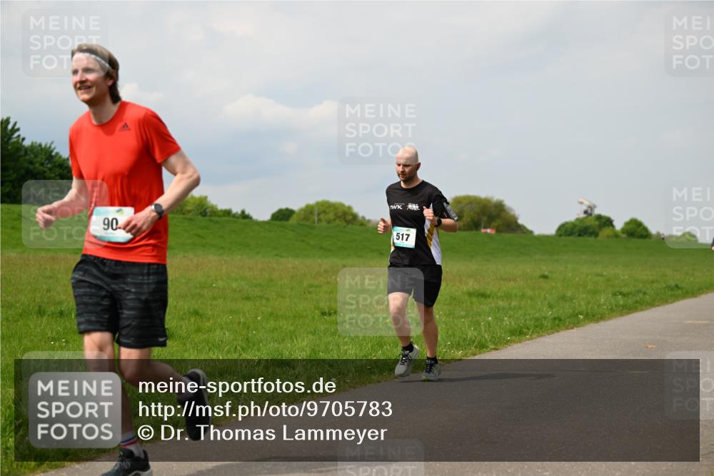 10.05.2026 - 8. Wedeler Halbmarathon Dr. Thomas Lammeyer http://msf.ph/oto/9705783 10.05.2026 11:55:47 Laufen 517 meine-sportfotos.de