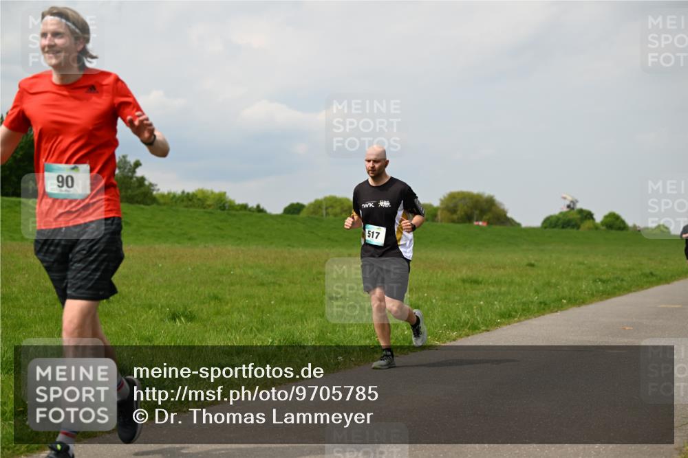 10.05.2026 - 8. Wedeler Halbmarathon Dr. Thomas Lammeyer http://msf.ph/oto/9705785 10.05.2026 11:55:47 Laufen 517 meine-sportfotos.de