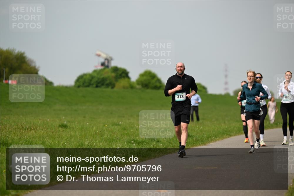 10.05.2026 - 8. Wedeler Halbmarathon Dr. Thomas Lammeyer http://msf.ph/oto/9705796 10.05.2026 11:55:51 Laufen 313, 485 meine-sportfotos.de