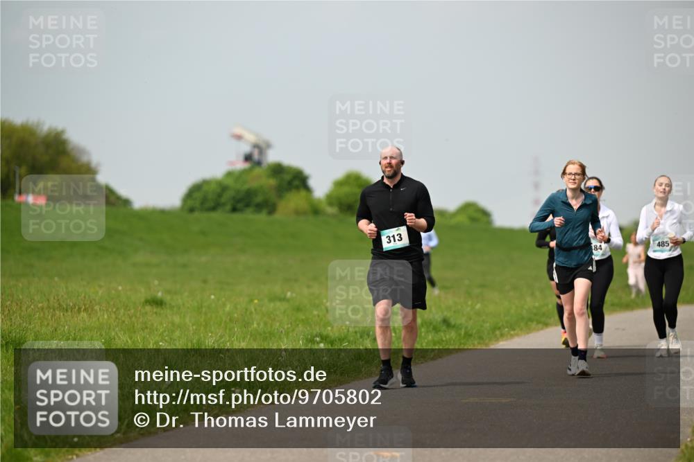 10.05.2026 - 8. Wedeler Halbmarathon Dr. Thomas Lammeyer http://msf.ph/oto/9705802 10.05.2026 11:55:52 Laufen 313, 485 meine-sportfotos.de