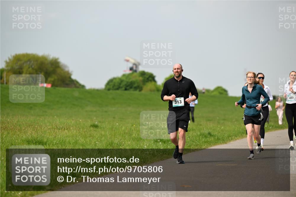 10.05.2026 - 8. Wedeler Halbmarathon Dr. Thomas Lammeyer http://msf.ph/oto/9705806 10.05.2026 11:55:53 Laufen 313, 485 meine-sportfotos.de