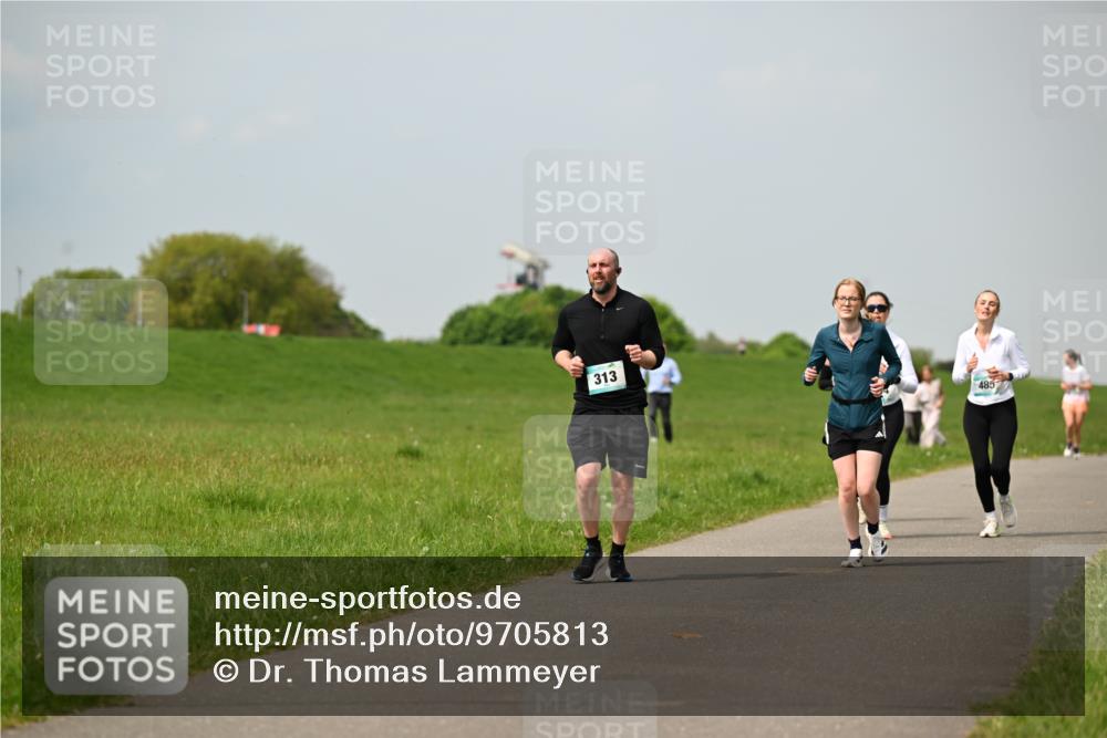 10.05.2026 - 8. Wedeler Halbmarathon Dr. Thomas Lammeyer http://msf.ph/oto/9705813 10.05.2026 11:55:54 Laufen 313, 485 meine-sportfotos.de