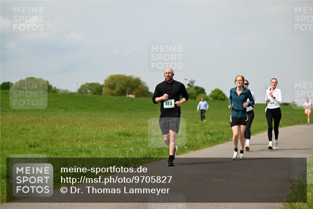 10.05.2026 - 8. Wedeler Halbmarathon Dr. Thomas Lammeyer http://msf.ph/oto/9705827 10.05.2026 11:55:56 Laufen 313, 485 meine-sportfotos.de
