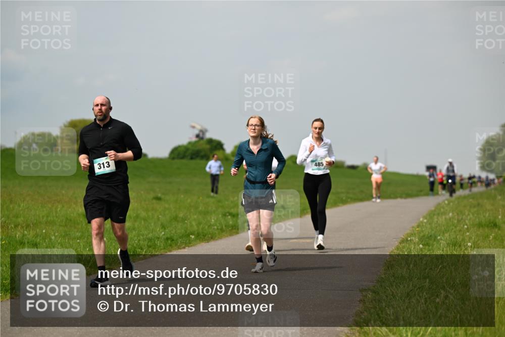 10.05.2026 - 8. Wedeler Halbmarathon Dr. Thomas Lammeyer http://msf.ph/oto/9705830 10.05.2026 11:55:57 Laufen 313, 485 meine-sportfotos.de