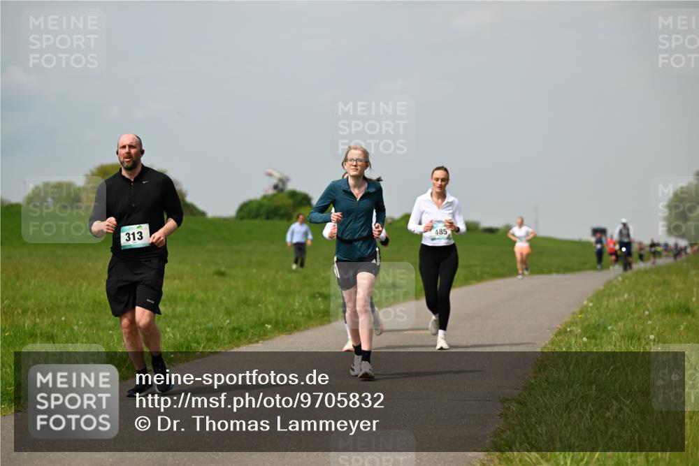 10.05.2026 - 8. Wedeler Halbmarathon Dr. Thomas Lammeyer http://msf.ph/oto/9705832 10.05.2026 11:55:57 Laufen 313, 485 meine-sportfotos.de