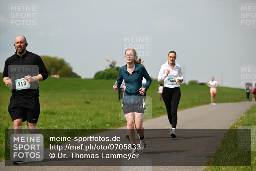 10.05.2026 - 8. Wedeler Halbmarathon Dr. Thomas Lammeyer http://msf.ph/oto/9705833 10.05.2026 11:55:57 Laufen 313, 485 meine-sportfotos.de