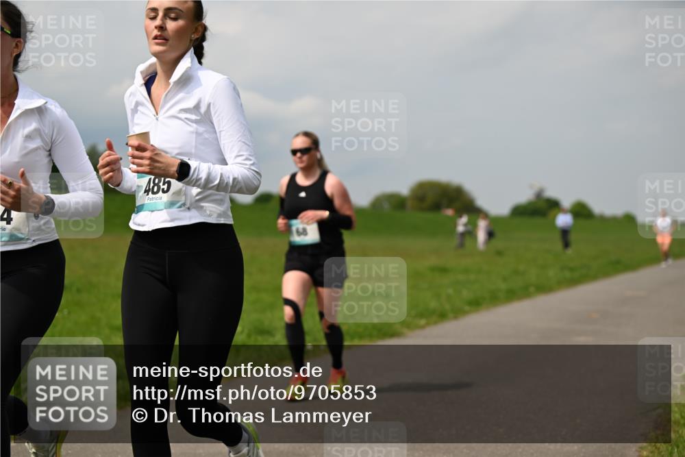 10.05.2026 - 8. Wedeler Halbmarathon Dr. Thomas Lammeyer http://msf.ph/oto/9705853 10.05.2026 11:56:02 Laufen 485 meine-sportfotos.de