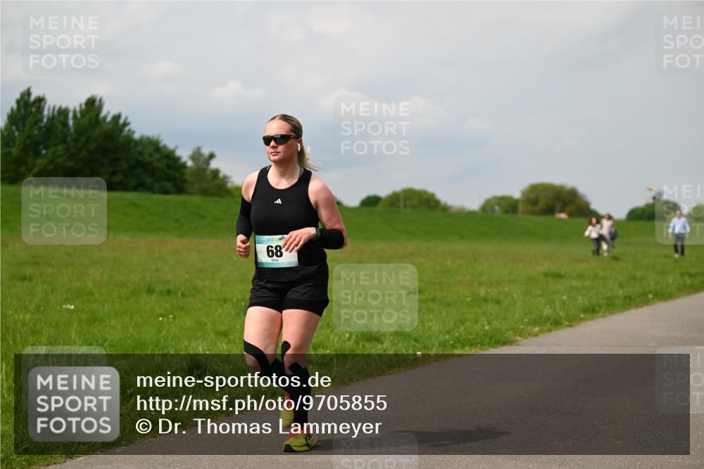 10.05.2026 - 8. Wedeler Halbmarathon Dr. Thomas Lammeyer http://msf.ph/oto/9705855 10.05.2026 11:56:02 Laufen  meine-sportfotos.de