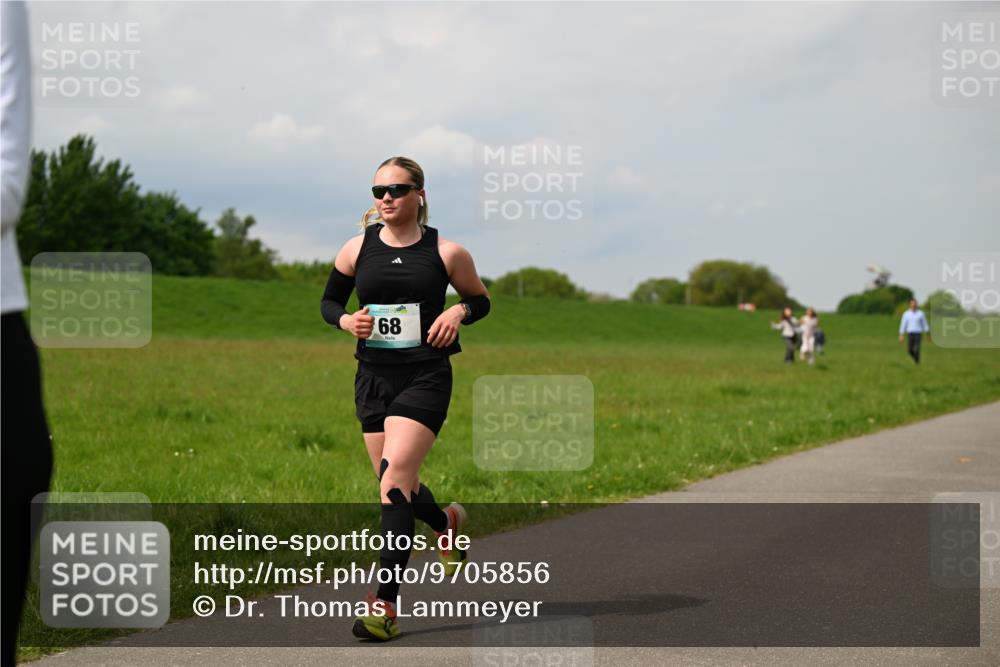 10.05.2026 - 8. Wedeler Halbmarathon Dr. Thomas Lammeyer http://msf.ph/oto/9705856 10.05.2026 11:56:02 Laufen  meine-sportfotos.de