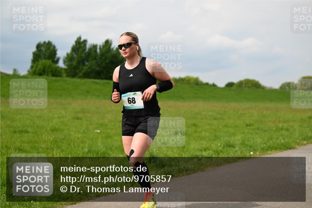 10.05.2026 - 8. Wedeler Halbmarathon Dr. Thomas Lammeyer http://msf.ph/oto/9705857 10.05.2026 11:56:03 Laufen  meine-sportfotos.de