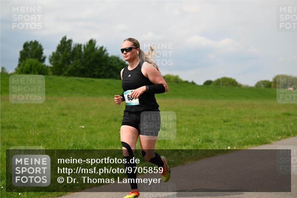 10.05.2026 - 8. Wedeler Halbmarathon Dr. Thomas Lammeyer http://msf.ph/oto/9705859 10.05.2026 11:56:03 Laufen 687 meine-sportfotos.de
