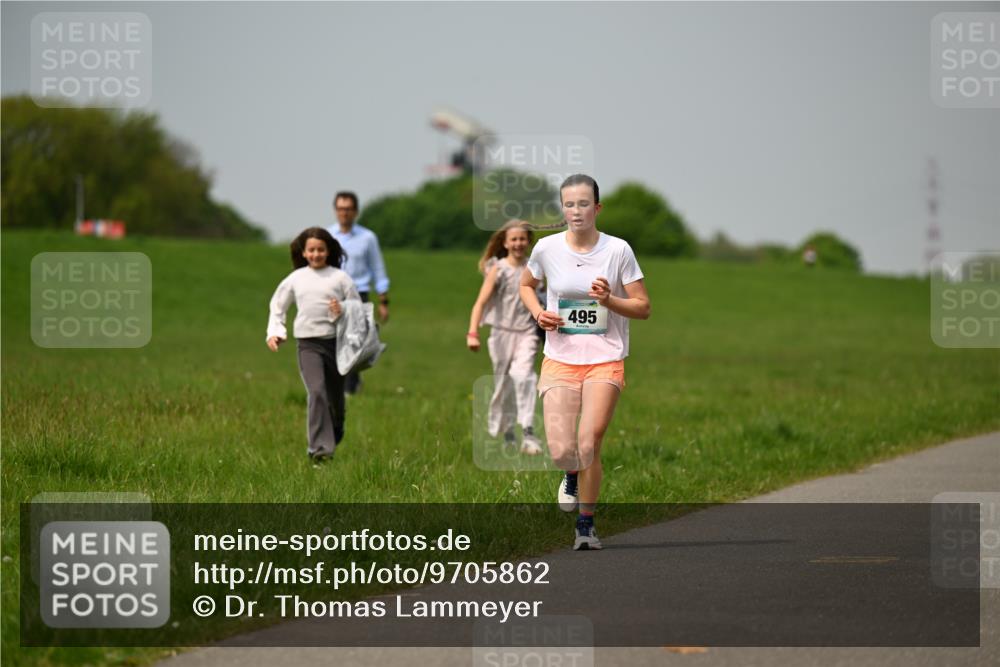 10.05.2026 - 8. Wedeler Halbmarathon Dr. Thomas Lammeyer http://msf.ph/oto/9705862 10.05.2026 11:56:07 Laufen 495 meine-sportfotos.de