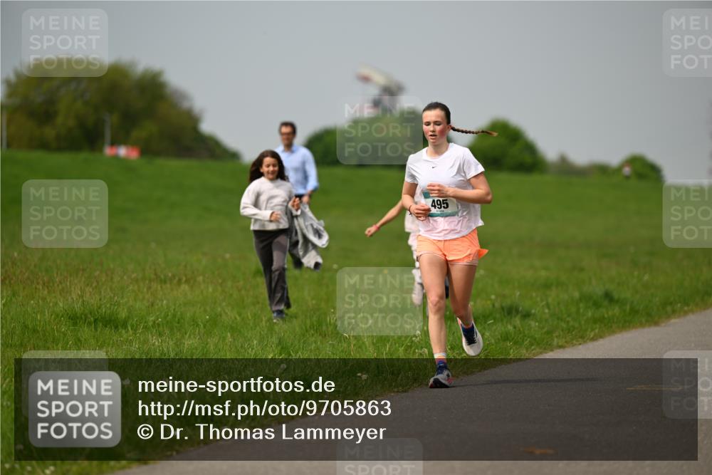 10.05.2026 - 8. Wedeler Halbmarathon Dr. Thomas Lammeyer http://msf.ph/oto/9705863 10.05.2026 11:56:07 Laufen 495 meine-sportfotos.de
