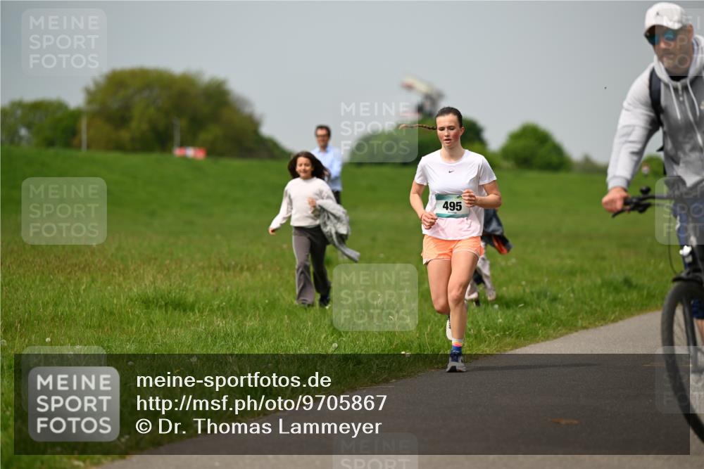 10.05.2026 - 8. Wedeler Halbmarathon Dr. Thomas Lammeyer http://msf.ph/oto/9705867 10.05.2026 11:56:08 Laufen 495 meine-sportfotos.de