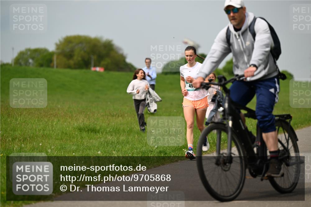 10.05.2026 - 8. Wedeler Halbmarathon Dr. Thomas Lammeyer http://msf.ph/oto/9705868 10.05.2026 11:56:08 Laufen  meine-sportfotos.de