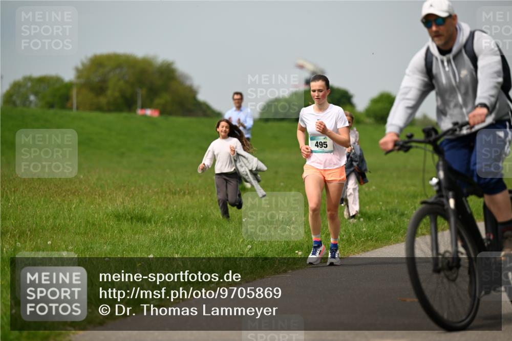 10.05.2026 - 8. Wedeler Halbmarathon Dr. Thomas Lammeyer http://msf.ph/oto/9705869 10.05.2026 11:56:08 Laufen 495 meine-sportfotos.de