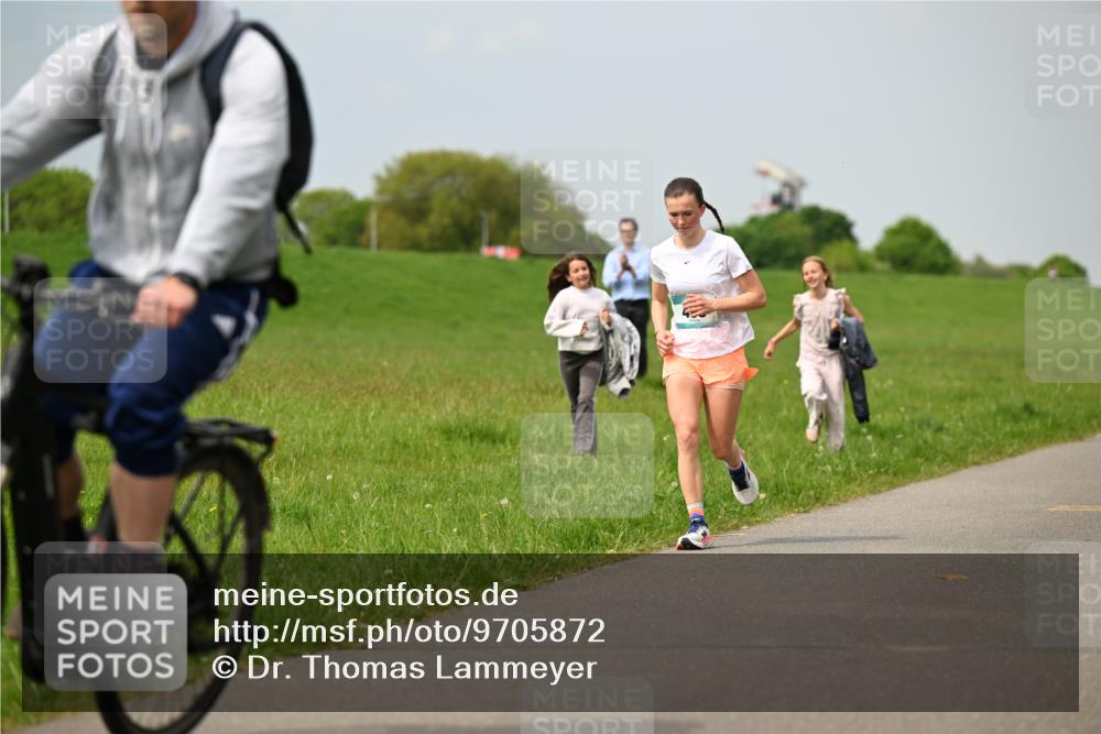 10.05.2026 - 8. Wedeler Halbmarathon Dr. Thomas Lammeyer http://msf.ph/oto/9705872 10.05.2026 11:56:09 Laufen  meine-sportfotos.de