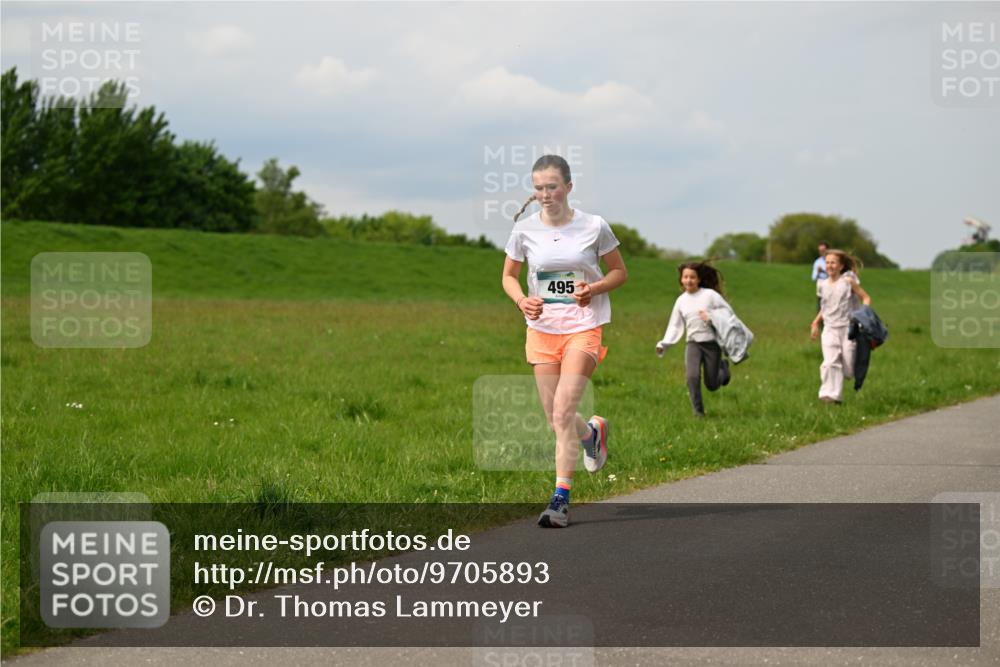 10.05.2026 - 8. Wedeler Halbmarathon Dr. Thomas Lammeyer http://msf.ph/oto/9705893 10.05.2026 11:56:12 Laufen 495 meine-sportfotos.de