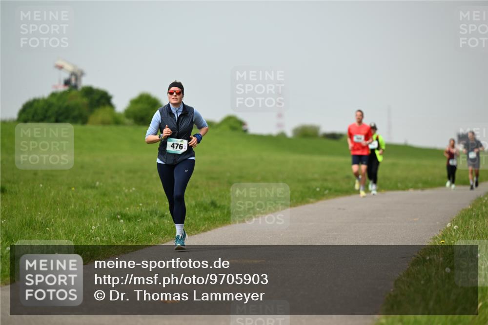 10.05.2026 - 8. Wedeler Halbmarathon Dr. Thomas Lammeyer http://msf.ph/oto/9705903 10.05.2026 11:56:19 Laufen 476 meine-sportfotos.de