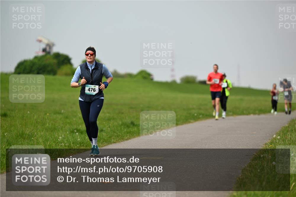 10.05.2026 - 8. Wedeler Halbmarathon Dr. Thomas Lammeyer http://msf.ph/oto/9705908 10.05.2026 11:56:19 Laufen 476 meine-sportfotos.de
