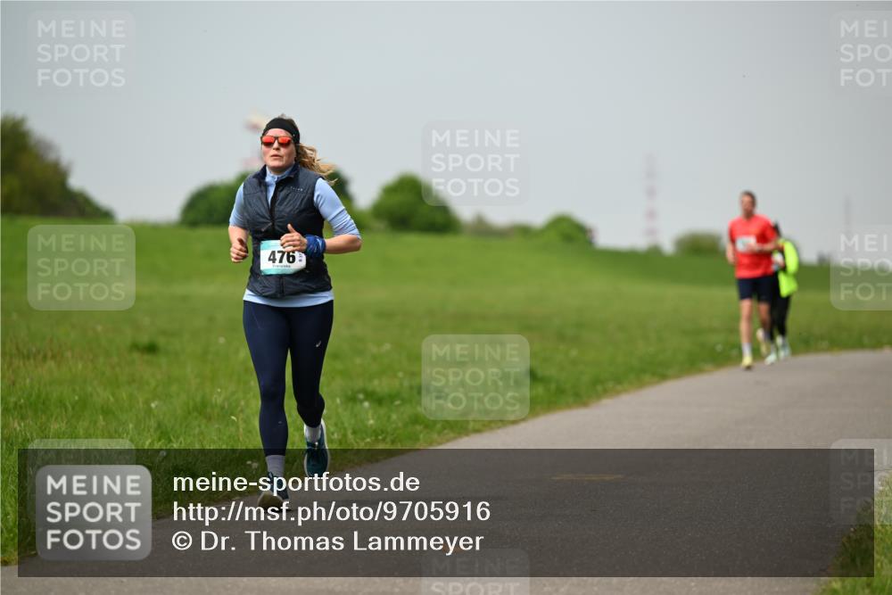 10.05.2026 - 8. Wedeler Halbmarathon Dr. Thomas Lammeyer http://msf.ph/oto/9705916 10.05.2026 11:56:21 Laufen 476 meine-sportfotos.de