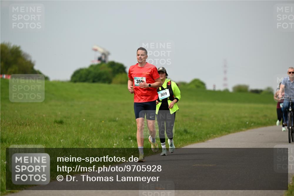 10.05.2026 - 8. Wedeler Halbmarathon Dr. Thomas Lammeyer http://msf.ph/oto/9705928 10.05.2026 11:56:30 Laufen 359, 309 meine-sportfotos.de