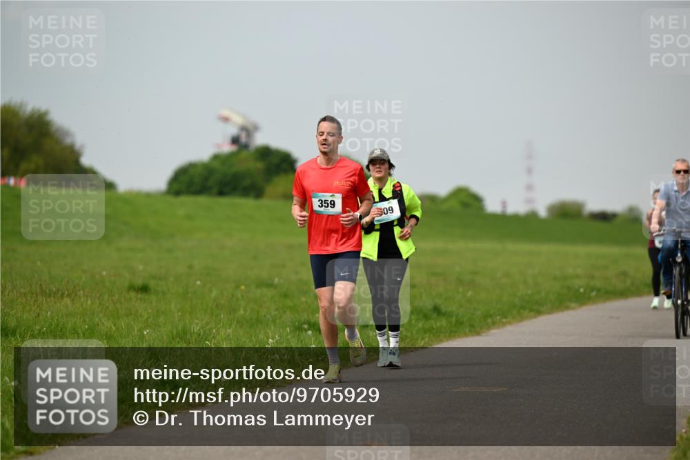 10.05.2026 - 8. Wedeler Halbmarathon Dr. Thomas Lammeyer http://msf.ph/oto/9705929 10.05.2026 11:56:30 Laufen 359 meine-sportfotos.de