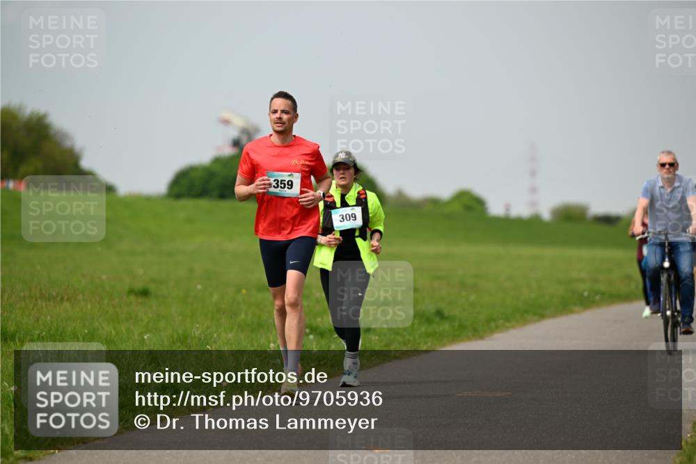 10.05.2026 - 8. Wedeler Halbmarathon Dr. Thomas Lammeyer http://msf.ph/oto/9705936 10.05.2026 11:56:31 Laufen 359, 309 meine-sportfotos.de